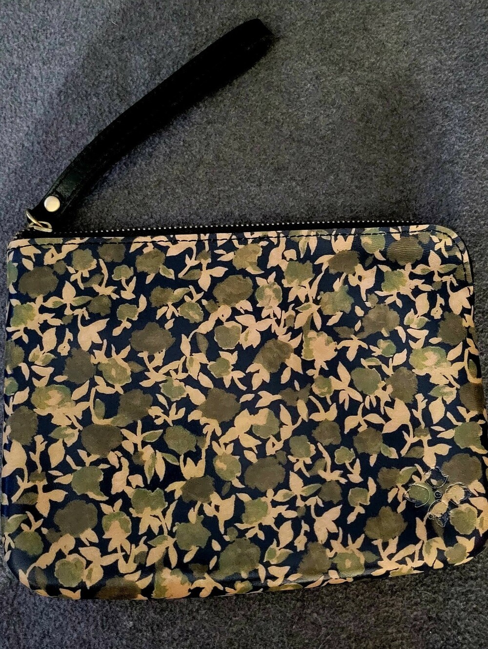 Patricia Nash Large Wrislet, Olive Groves Floral Design